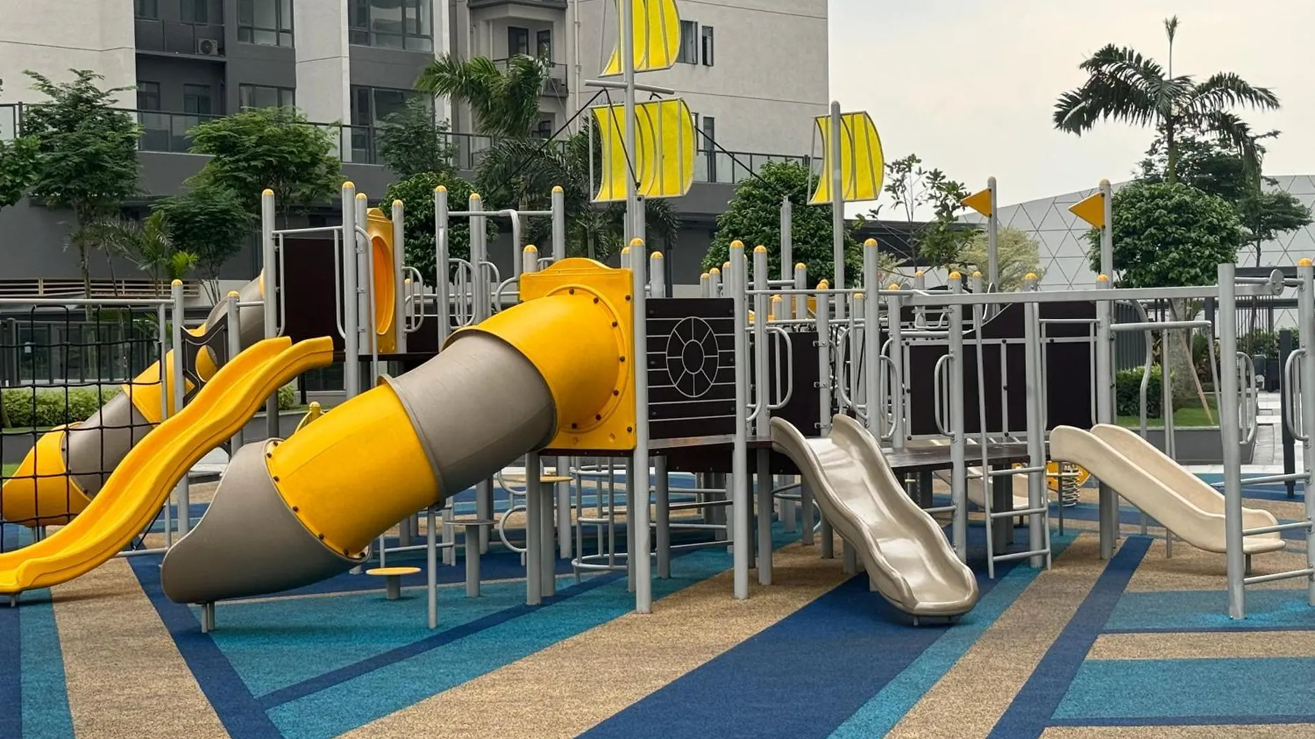 R&F Phase2 简约设计单间三人skylineview Lägenhet Johor Bahru