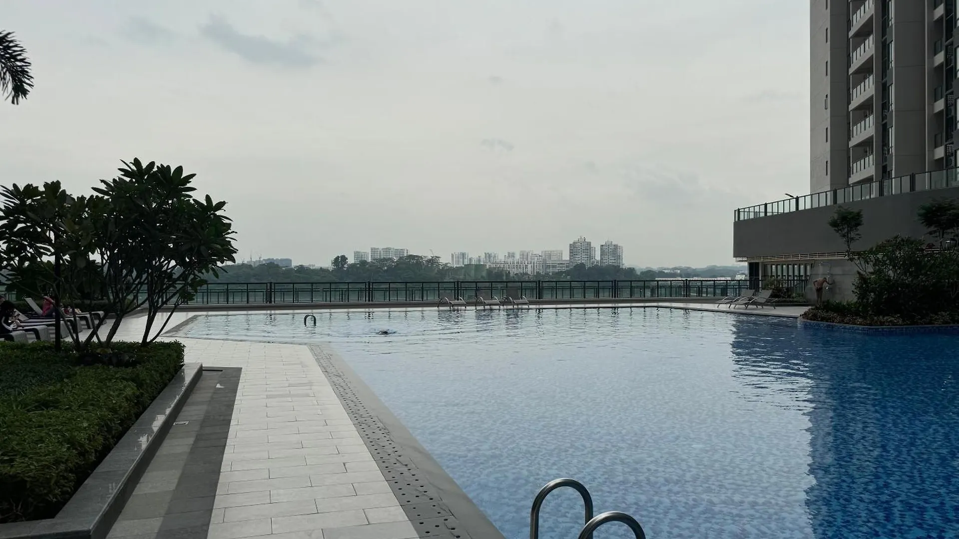 R&F Phase2 简约设计单间三人skylineview Lägenhet Johor Bahru